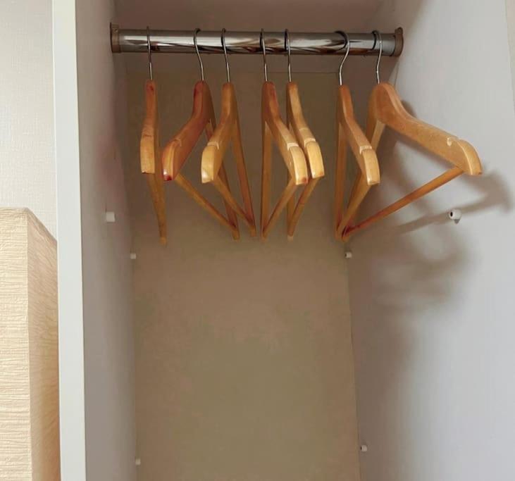 Snug J House Apartemen